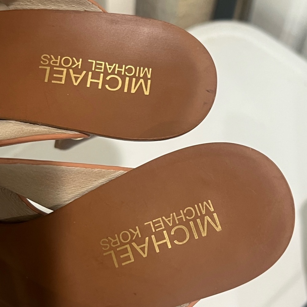 Women’s shoes - Picture 2 of 2